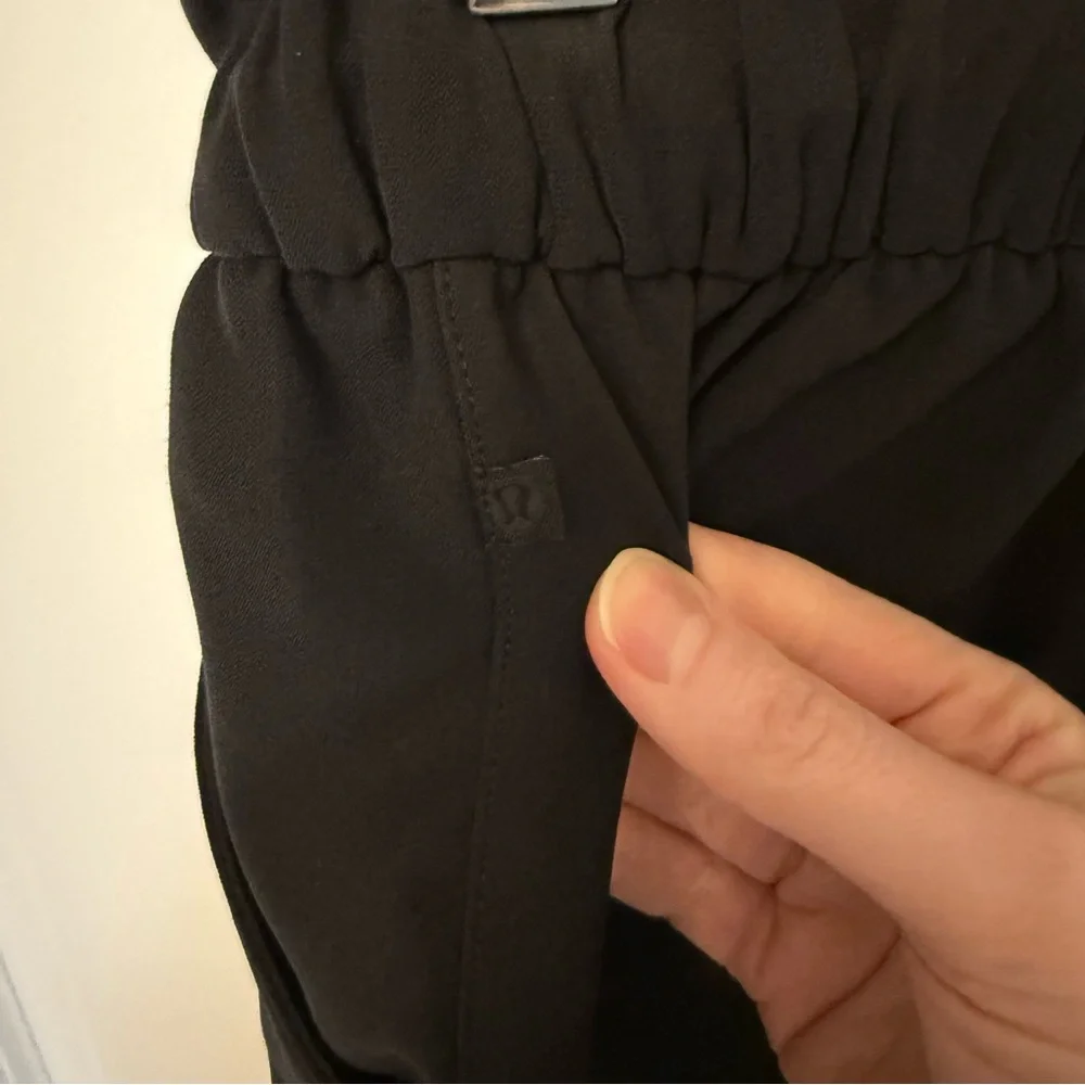 Lululemon Noir Crop Black Size 2